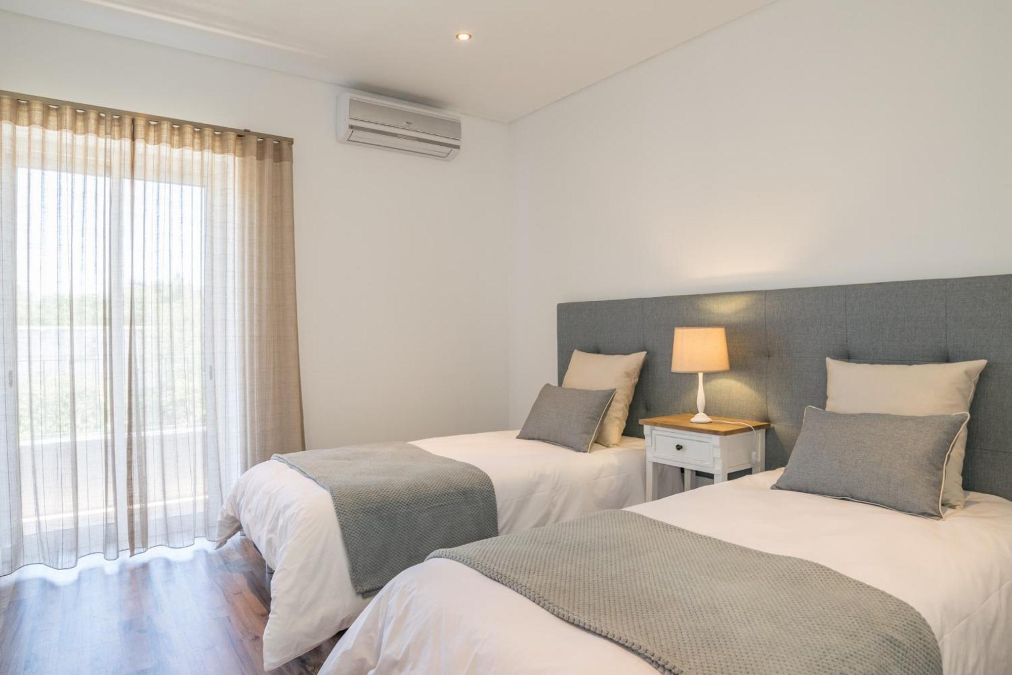 Akisol Faro Sunshine Apartment Bagian luar foto